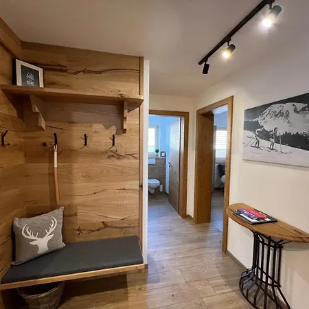 Haus Steinplatte Waidring