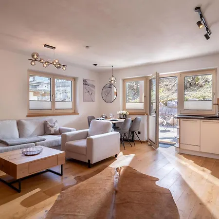 Apartment Haus Steinplatte